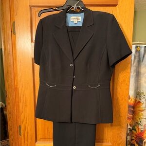 Danny & Nicole Black Short-Sleeve Pantsuit | Size 14 | Classic Workwear